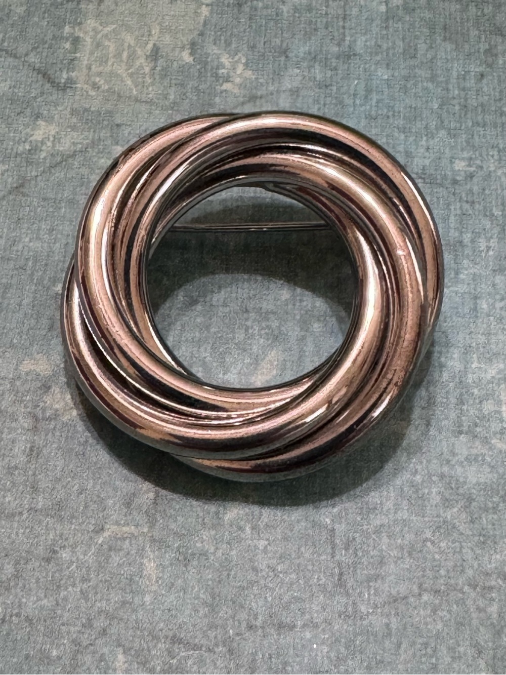 INTERTWINED CIRCLES BROOCH